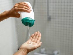 Jangan Asal Pilih, Kenali Perbedaan Sabun Batang dan Sabun Cair untuk Kulit Anda