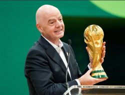 Pembatalan Kartu Merah Balogun Jadi Sorotan, Infantino Akui Terima Telepon dari Trump