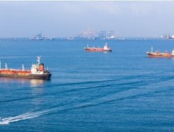 Trump Usul Tarif 20% untuk Kapal di Selat Hormuz, Begini Skema yang Dipertanyakan