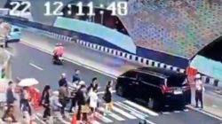 Sopir-Penumpang Alphard Terobos Lampu Merah HI Ternyata Polisi, Polda Jabar Minta Maaf ke Satpam