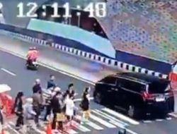 Sopir-Penumpang Alphard Terobos Lampu Merah HI Ternyata Polisi, Polda Jabar Minta Maaf ke Satpam