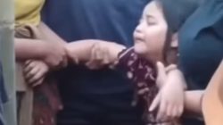 Mengharukan, Putri Kecil Tangisi Jasad Àyah yang Tewas Dimassa karena Diduga Curi Ayam