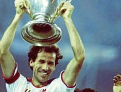 Duka Sepak Bola: Legenda AC Milan dan Timnas Italia Franco Baresi Tutup Usia