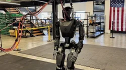 Robot Humanoid Tempur dan Taruhan Etika di Balik Perlombaan AI Militer