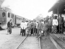 Rel Kereta Api Hindia Belanda: Eksploitasi dan Integrasi Nusantara
