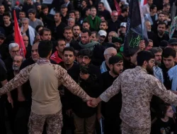 Putra-Putra Ali Khamenei Hadir, Mojtaba Tetap Tak Muncul di Prosesi Pemakaman