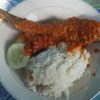 Warung Lele Bu Jujuk, Kuliner Legendaris Tambakberas yang Jadi Tempat Nostalgia Alumni saat Muktamar NU