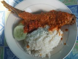 Warung Lele Bu Jujuk, Kuliner Legendaris Tambakberas yang Jadi Tempat Nostalgia Alumni saat Muktamar NU