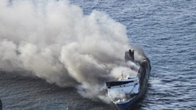KMP Mutiara Sentosa 2 Masih Panas dan Miring, Polda Jatim Dalami Penyebab Kebakaran