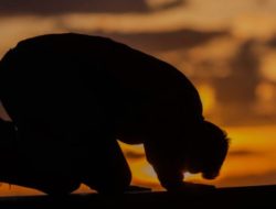 Wajib Dihindari, 4 Perbuatan Ini Bisa Menghilangkan Pahala Salat Selama 40 Hari