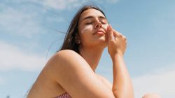 Oles Ulang Sunscreen Tak Selalu Harus Cuci Muka, Dokter Ungkap Kondisi yang Perlu Diperhatikan