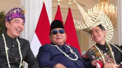 Prabowo dan Jokowi Tertawa Bersama di HUT ke-81 RI di Istana