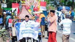 Kirab Ancak Agung Semarakkan Maulid Nabi di Ponpes Sukorejo
