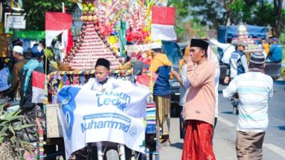 Kirab Ancak Agung Semarakkan Maulid Nabi di Ponpes Sukorejo