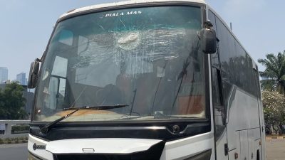 Bus Warga Pati Dilempari Batu di Tol, Tiga Penumpang Terluka