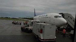 Pesawat Garuda Jakarta-Makassar Pecah Ban, 156 Penumpang Selamat