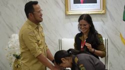 Pemprov Kaltim Salurkan Bantuan Seragam Gratispol, Disdikbud Siapkan Distribusi Bertahap