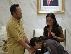 Pemprov Kaltim Salurkan Bantuan Seragam Gratispol, Disdikbud Siapkan Distribusi Bertahap