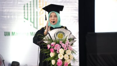 Rektor UIN Malang Beri Tiga Pesan untuk 800 Wisudawan: Cintai Diri, Orang Tua, dan Tetap di Allah