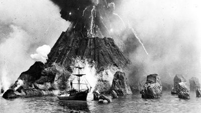Anak Krakatau dan Ingatan 1883: Saat Gunung Api Kembali Bersua