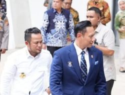 Sambut Kedatangan Menko AHY di Kaltim, Gubernur Rudy Mas’ud Kalungkan Syal Manik Khas Benua Etam