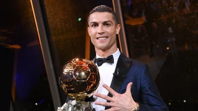Ronaldo Kalahkan Messi, Raih Gelar Ballon d’Or Terbaik Sepanjang Masa