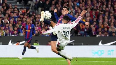 Tumbang dari Madrid di Camp Nou, Barcelona Masih Kukuh di Puncak Klasemen